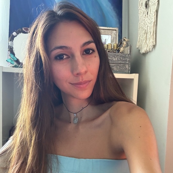 Meet your Posher, Elvira - Picture 1 of 1